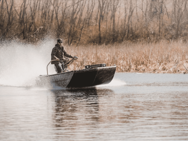 Alpha Mudboat, Watertrial, Spraying Tail